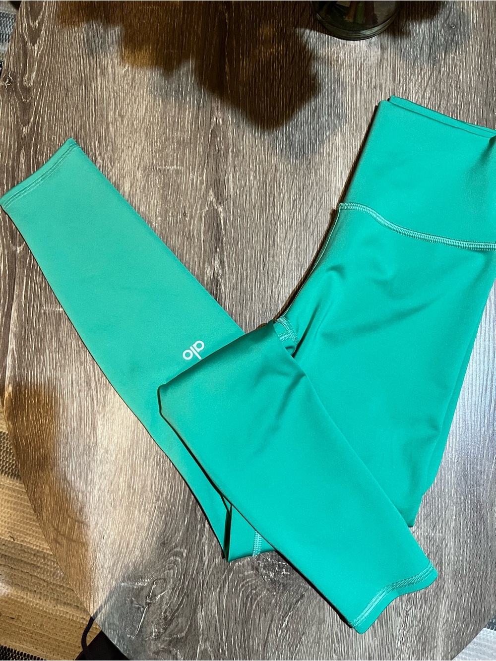 ALO Yoga 7/8 High-Waist Airlift Legging in Green Mint  24.5” Size XS